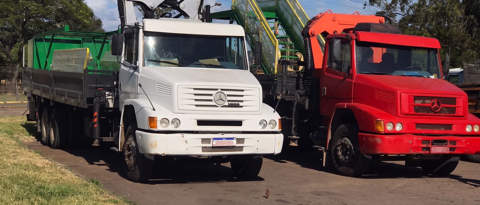 Caminhões munck da frota Brava Locações